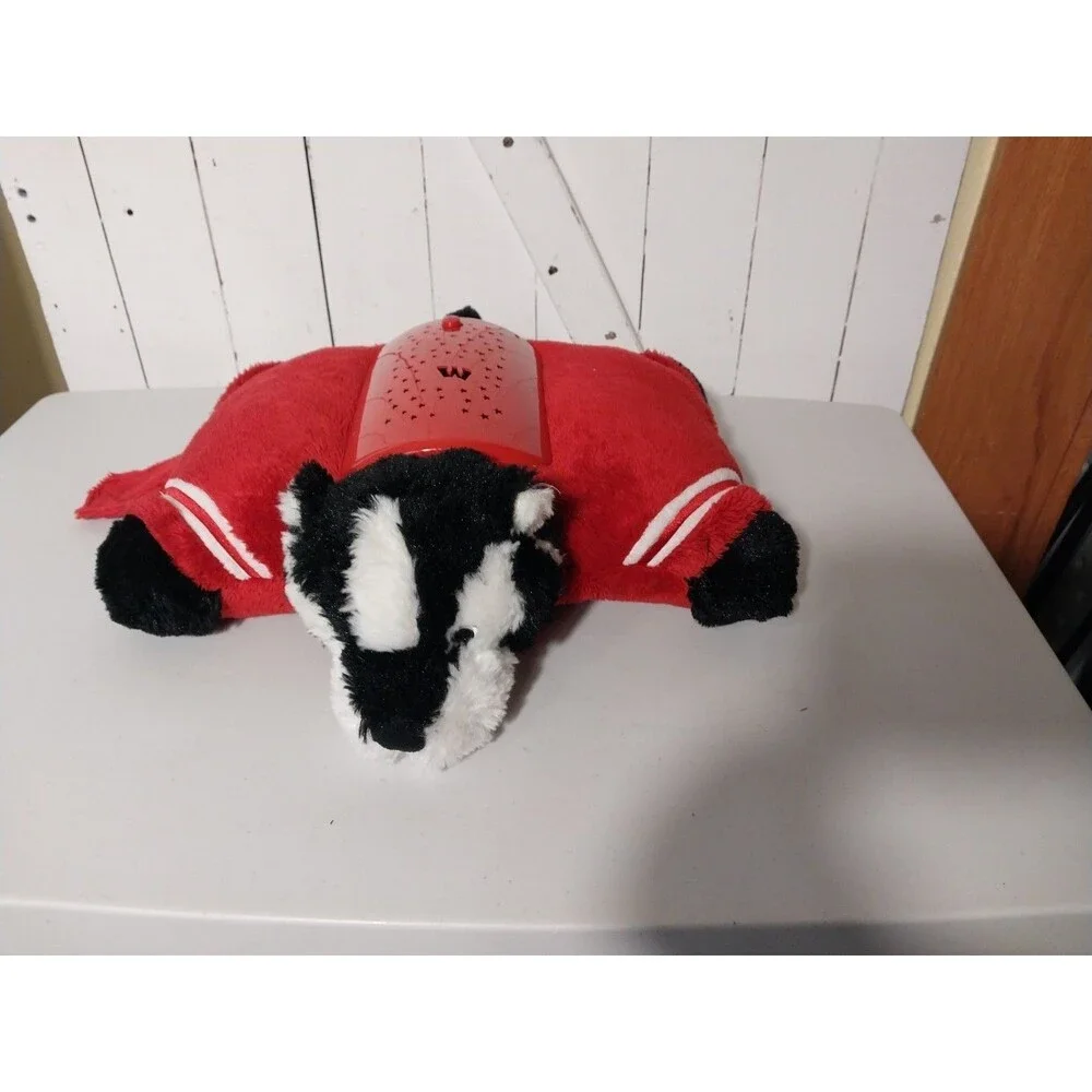 UW Madison Bucky Badger Pillow Pets Dream Lites Plush Stuffed Animal Soft Toy